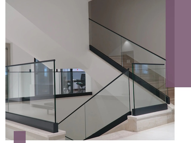 Стеклянные перила премиум-класса с установкой в Серпухове