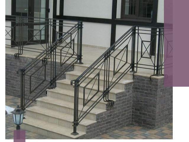 Перила для крыльца в Серпухове — монтаж, изготовление и установка